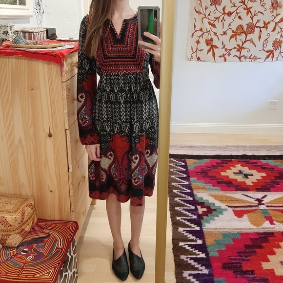 sahalie Dresses & Skirts - Sahalie Embroidered Knit Dress S